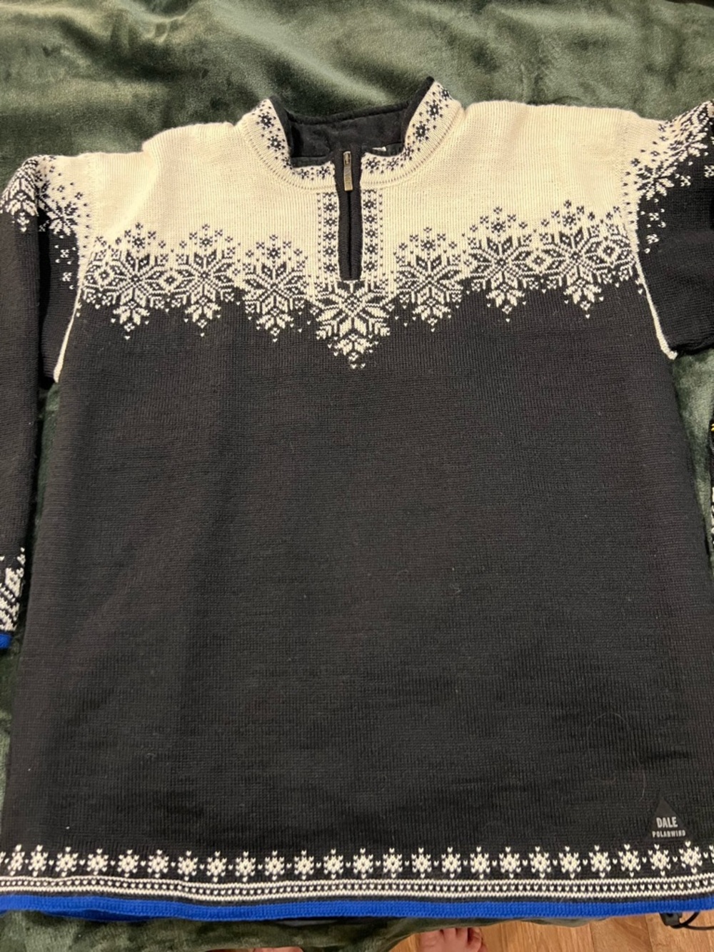 Classic DALE Snowflake Sweater-Black and White..fully lined..perfect condition - Picture 4 of 7